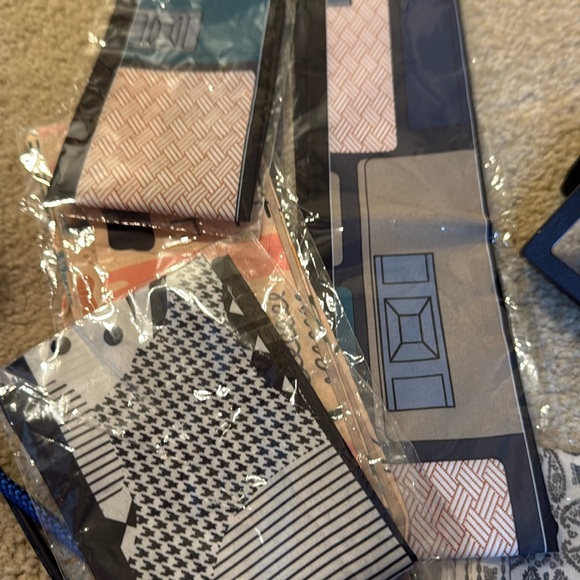 Handbags - $5 Twilly Scarf